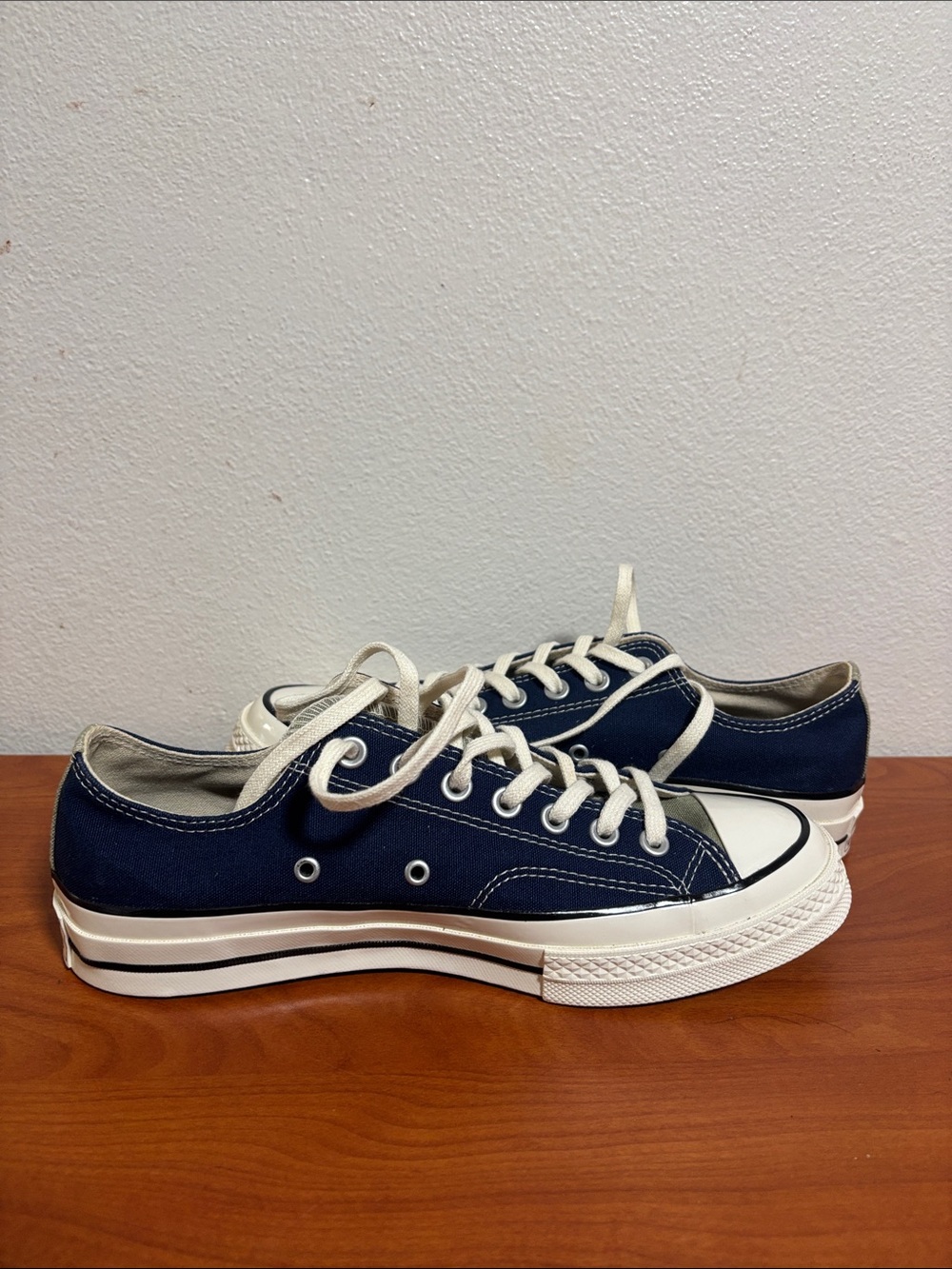 Converse Chuck Taylor 70 Obsidian All Star Low Top Sneakers - Navy size 9.New
